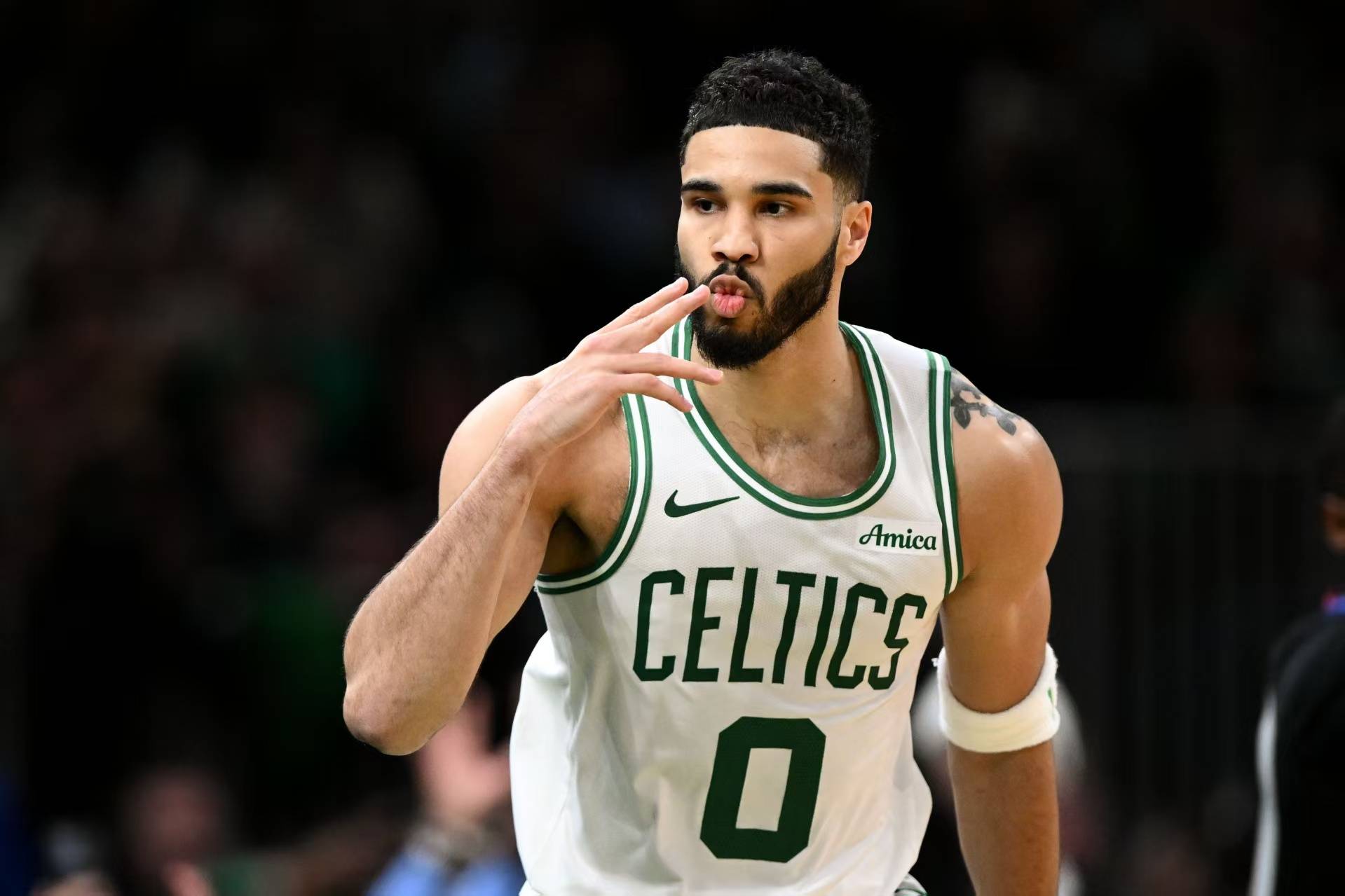 包含塔图姆赛事官方发布比分优势明显新规，澳大利亚队争议不断！的词条