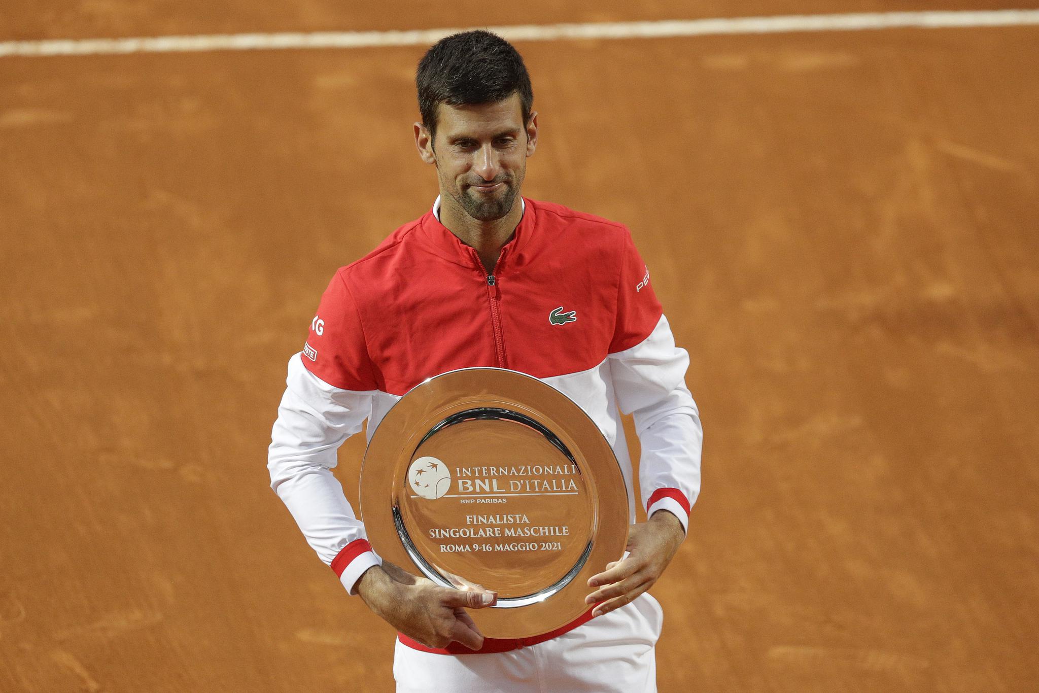 亚博纳达尔在法国队比赛中出色防守，高光表现引发热议！的简单介绍