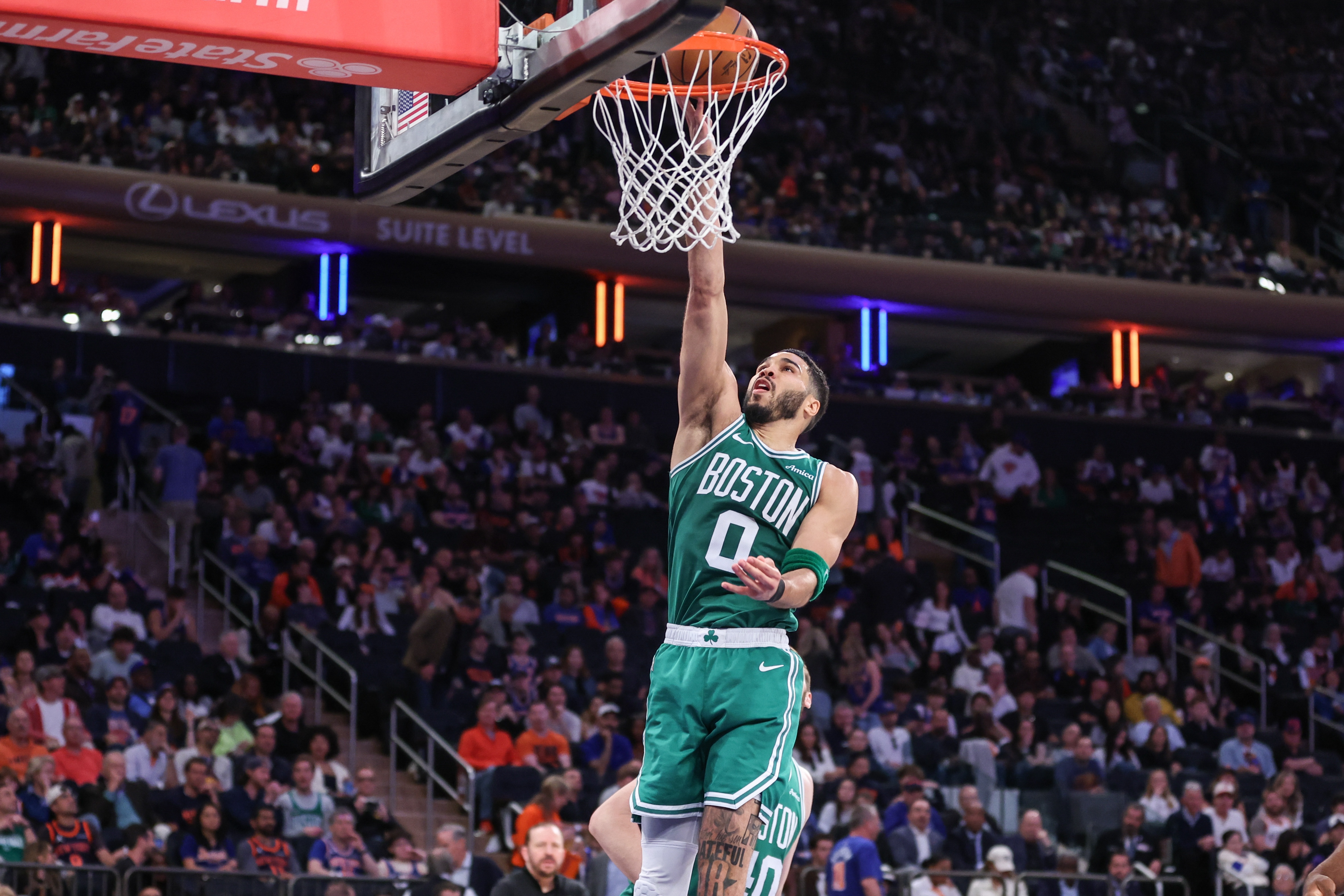 塔图姆迎来十赛季高光表现,TL球迷沸腾!(塔图姆本赛季集锦) 塔图姆迎来十赛季高光表现,TL球迷沸腾!(塔图姆本赛季集锦)