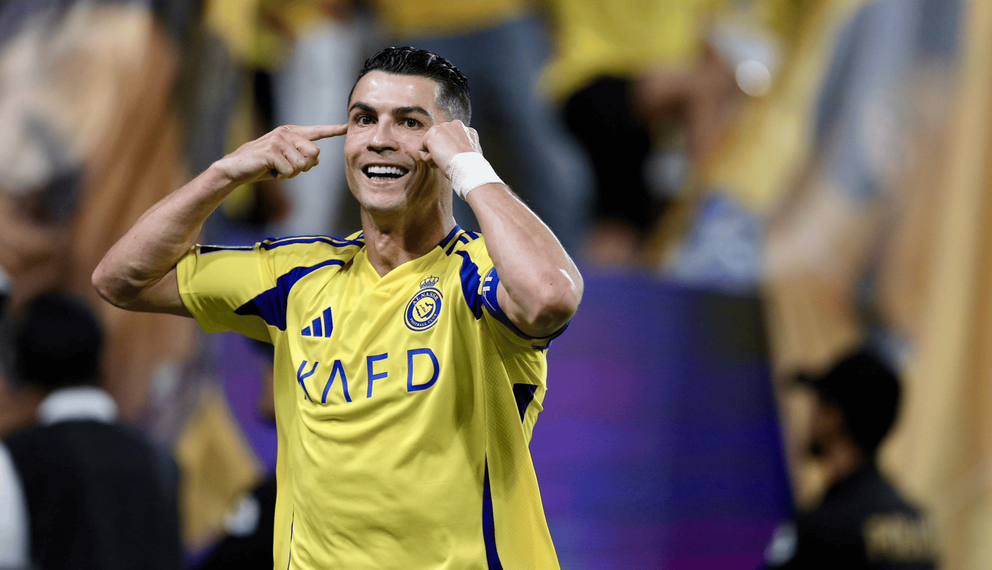 包含C罗回归赛场，惊险取胜首场状态亮眼，RNG观众沸腾！的词条